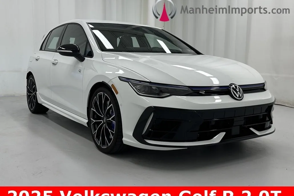2025 Volkswagen Golf R 2.0 TSI photo 1
