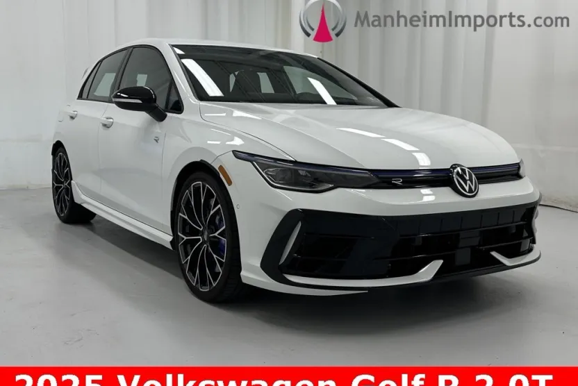 2025 Volkswagen Golf R 2.0 TSI photo 1