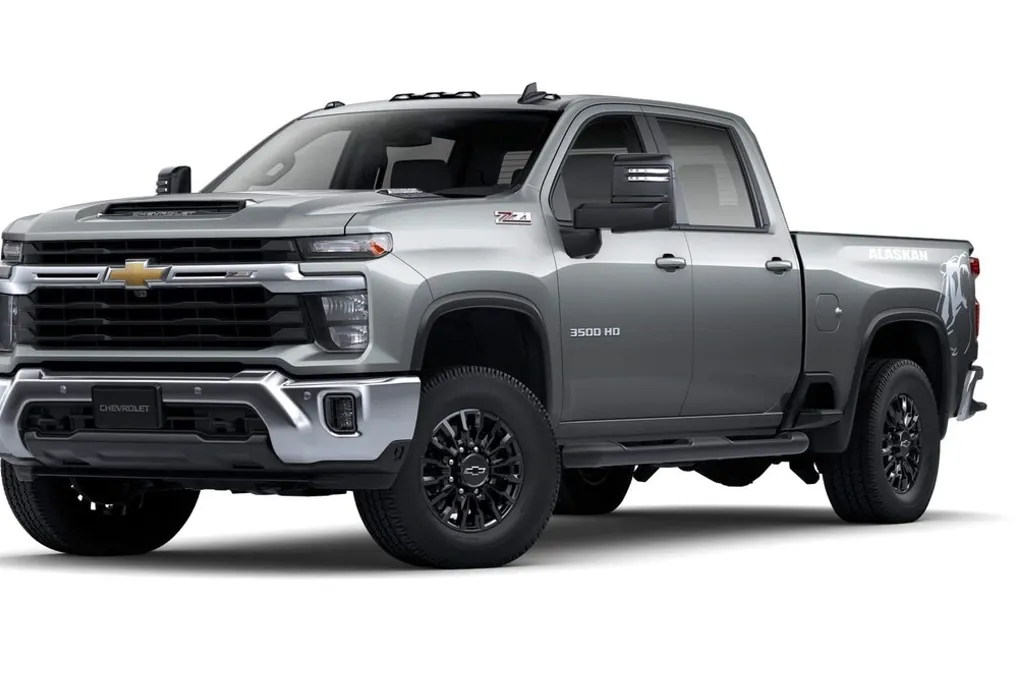 2025 Chevrolet Silverado 3500HD LT photo 1