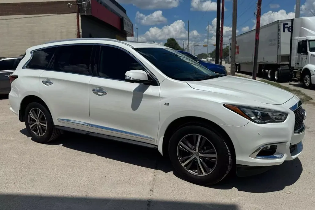 2019 Infiniti QX60 Luxe photo 1