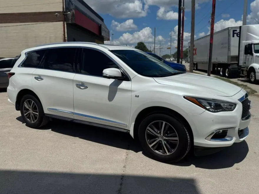 2019 Infiniti QX60 Luxe photo 1