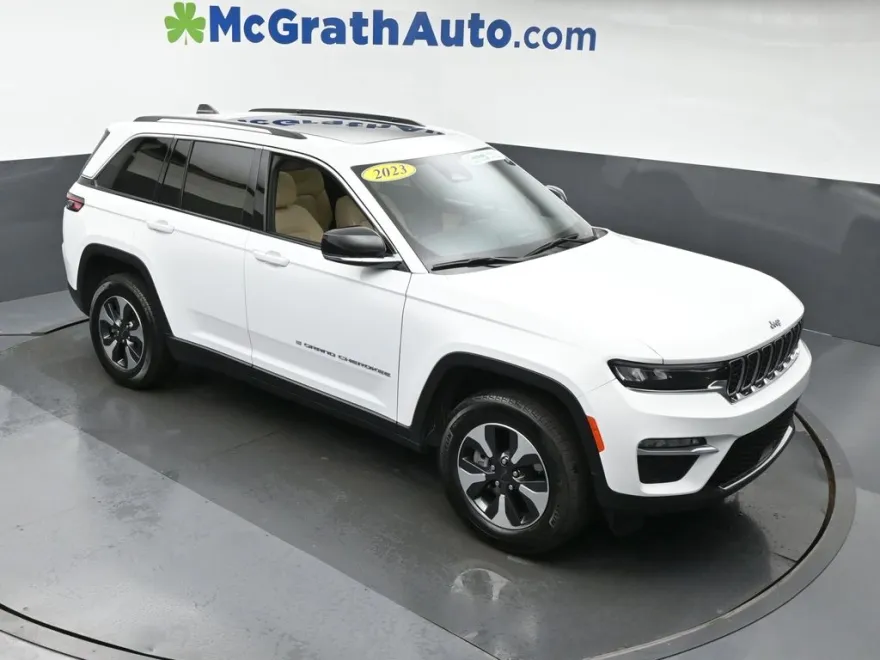 2023 Jeep Cherokee 4xe photo 1