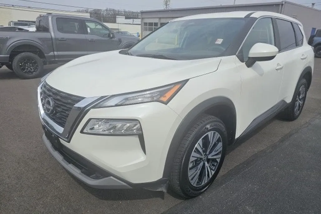 2023 Nissan Rogue SV photo 1