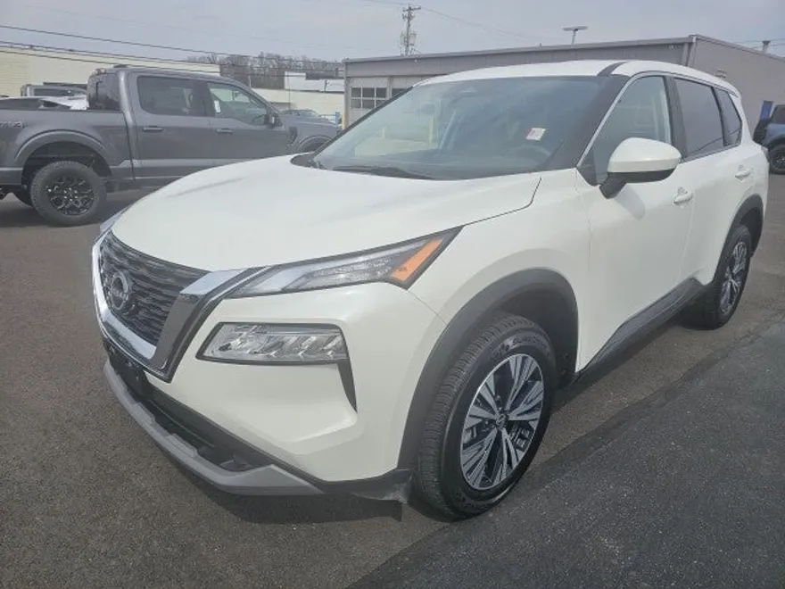 2023 Nissan Rogue SV photo 1
