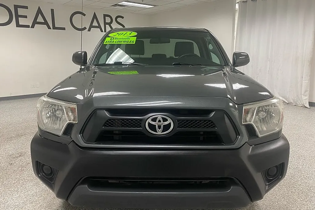2013 Toyota Tacoma photo 1