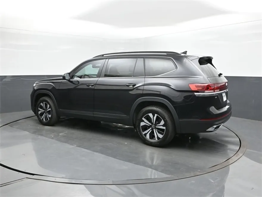 2026 Volkswagen Atlas SE photo 1