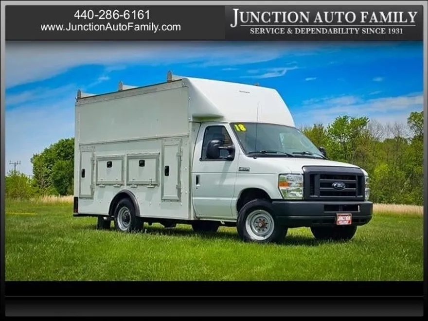 2018 Ford E-350 photo 1
