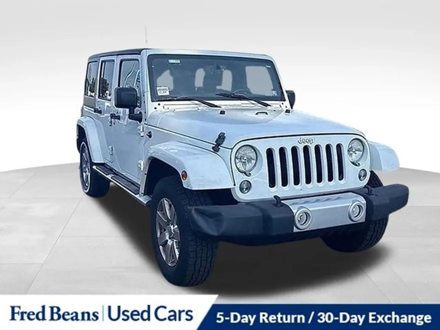 2014 Jeep Wrangler Unlimited Sahara photo 1