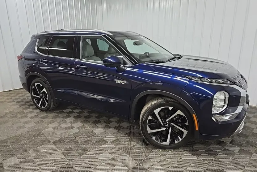 2023 Mitsubishi Outlander PHEV SEL photo 1