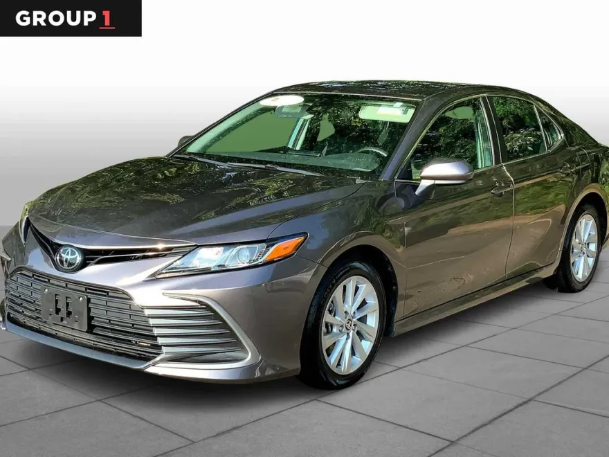 2024 Toyota Camry LE photo 1