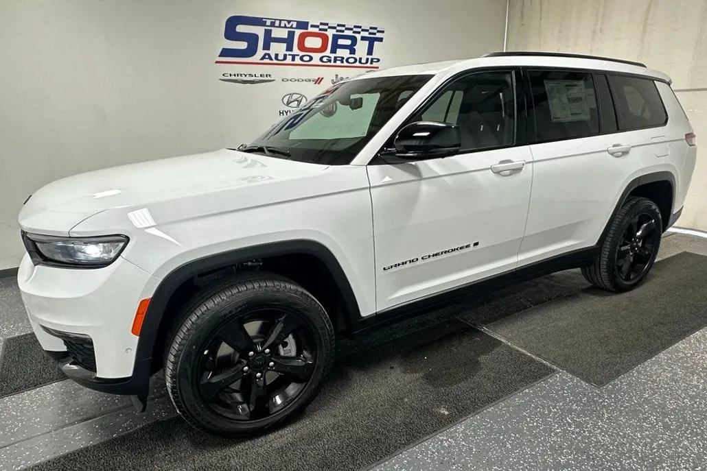 2025 Jeep Grand Cherokee Limited photo 1