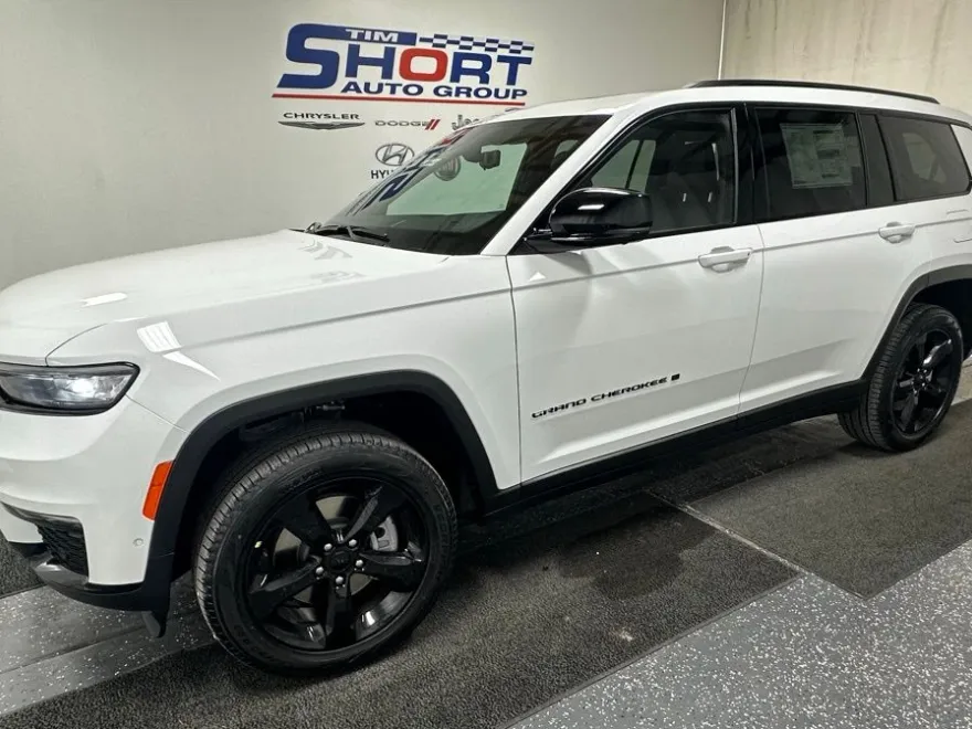 2025 Jeep Grand Cherokee Limited photo 1
