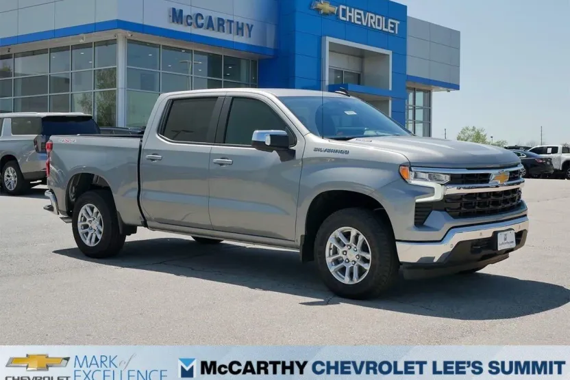 2025 Chevrolet Silverado 1500 LT photo 1