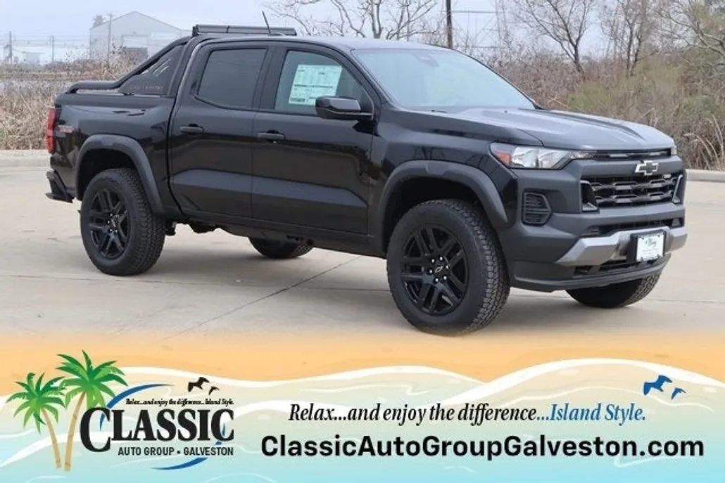 2025 Chevrolet Colorado Trail Boss photo 1
