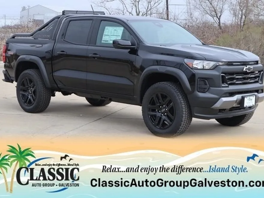 2025 Chevrolet Colorado Trail Boss photo 1