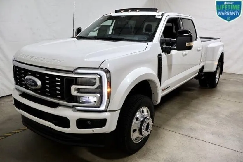 2026 Ford F-450 Platinum photo 1