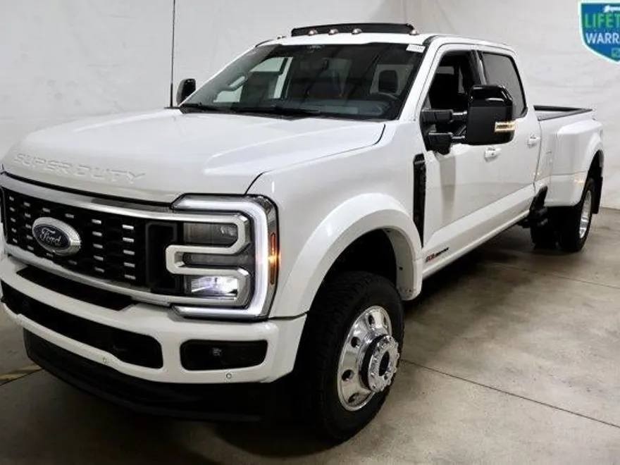 2026 Ford F-450 Platinum photo 1