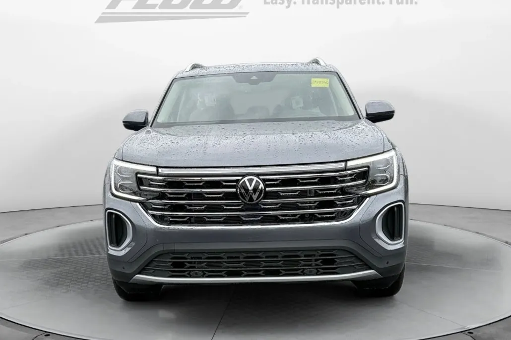 2025 Volkswagen Atlas SEL photo 1