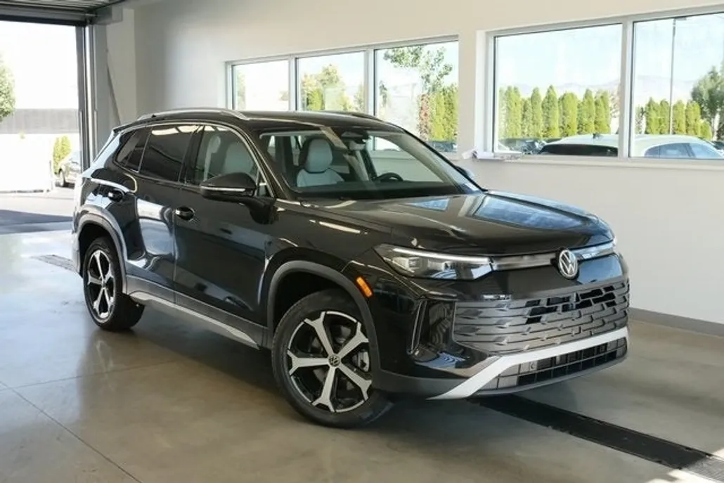 2025 Volkswagen Tiguan SE photo 1