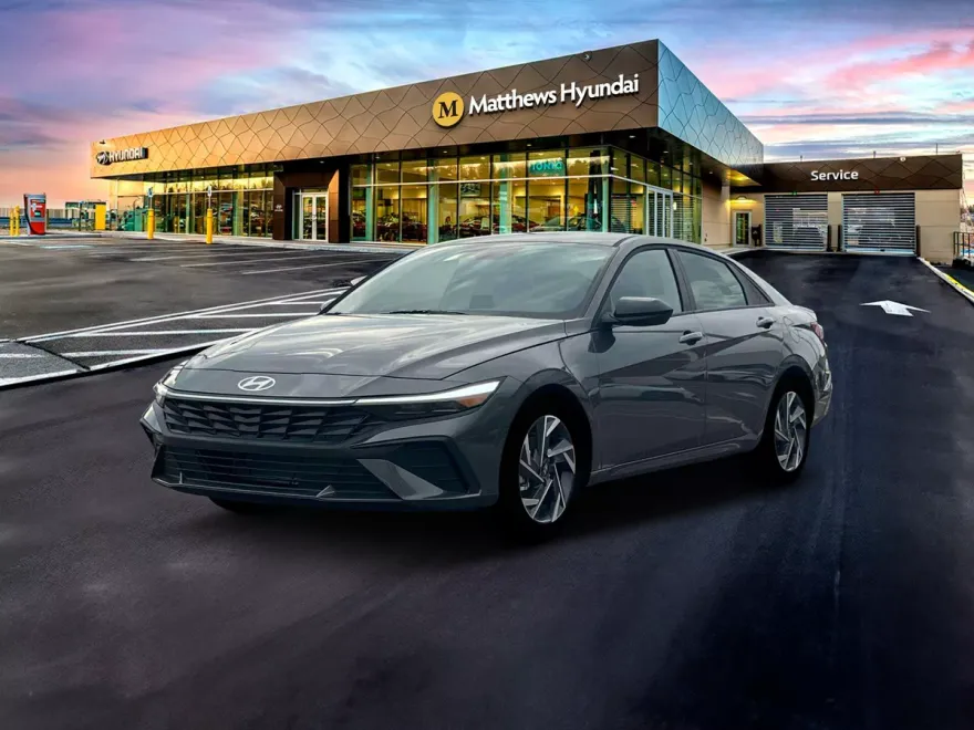 2025 Hyundai Elantra SEL Sport photo 1