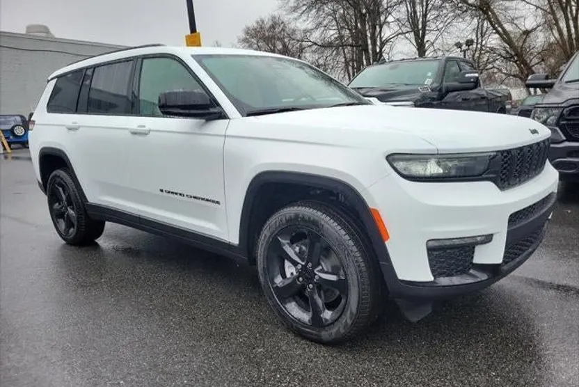 2024 Jeep Grand Cherokee Limited photo 1