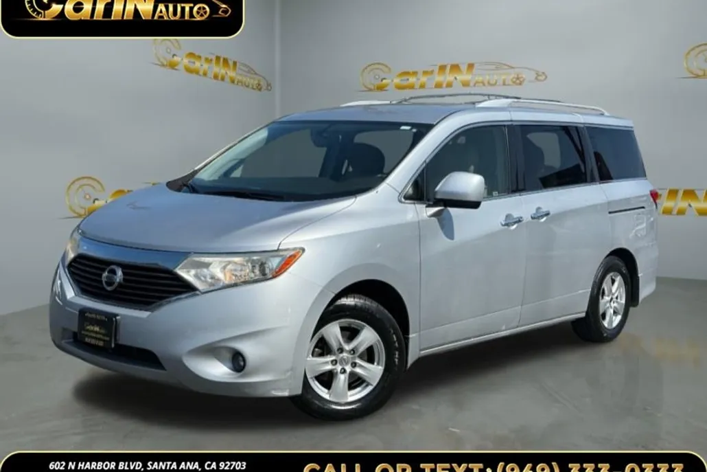 2013 Nissan Quest SV photo 1