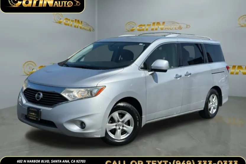 2013 Nissan Quest SV photo 1