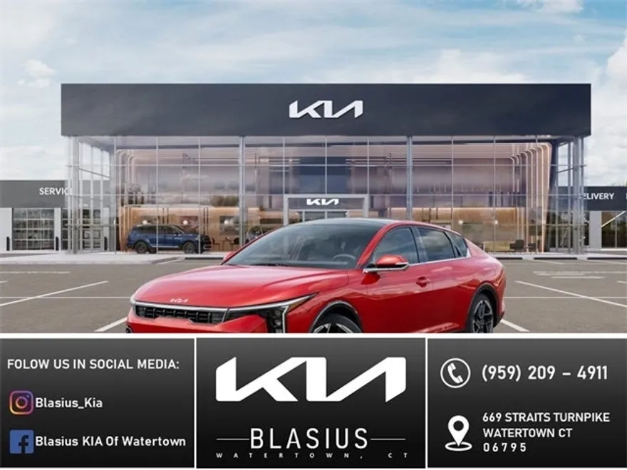2025 Kia K4 GT-Line photo 1