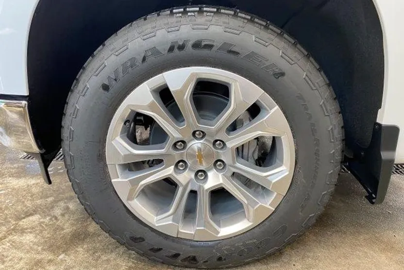 2023 Chevrolet Silverado 1500 LTZ photo 1