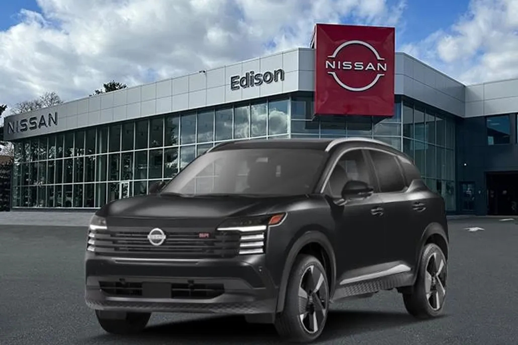 2025 Nissan Kicks SR photo 1
