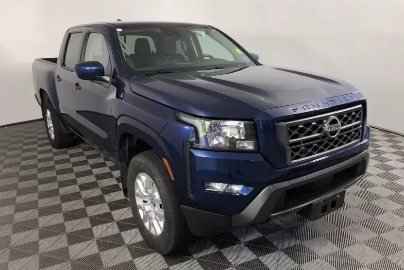 2022 Nissan Frontier SV Crew Cab photo 1
