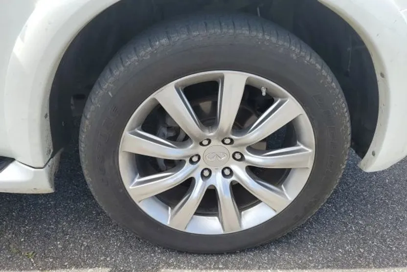 2014 Infiniti QX80 photo 1