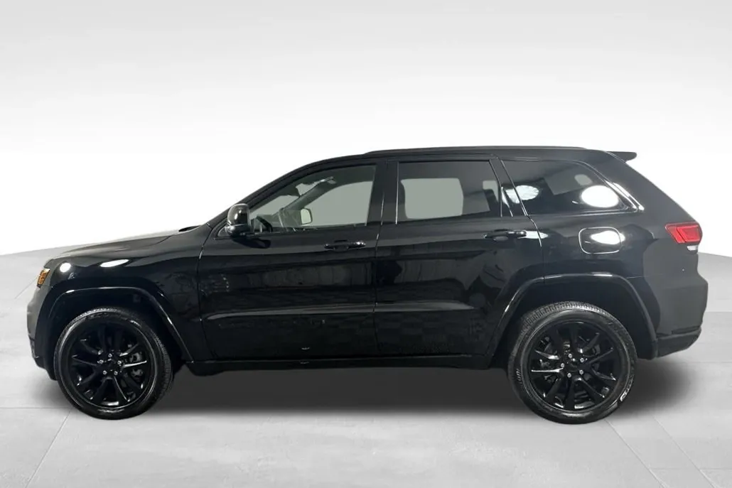 2022 Jeep Cherokee Laredo X photo 1
