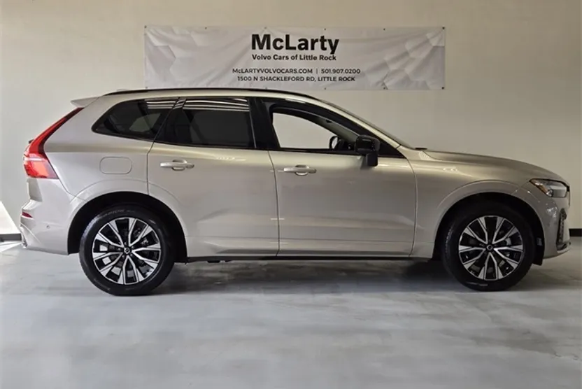2025 Volvo XC60 B5 Plus photo 1