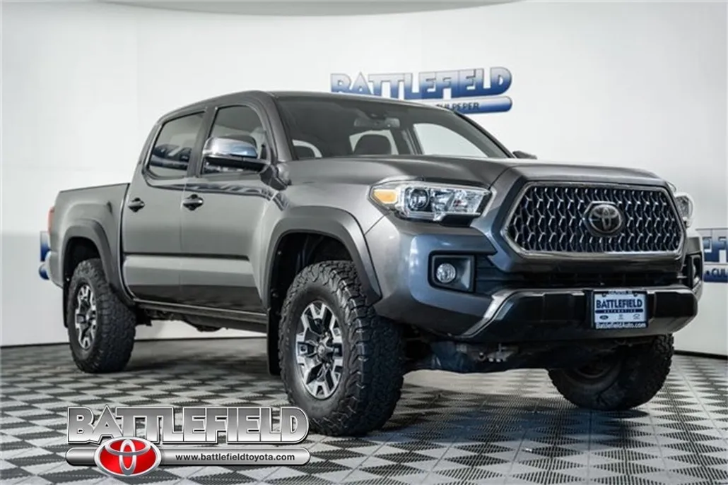 2019 Toyota Tacoma TRD Off-Road V6 photo 1