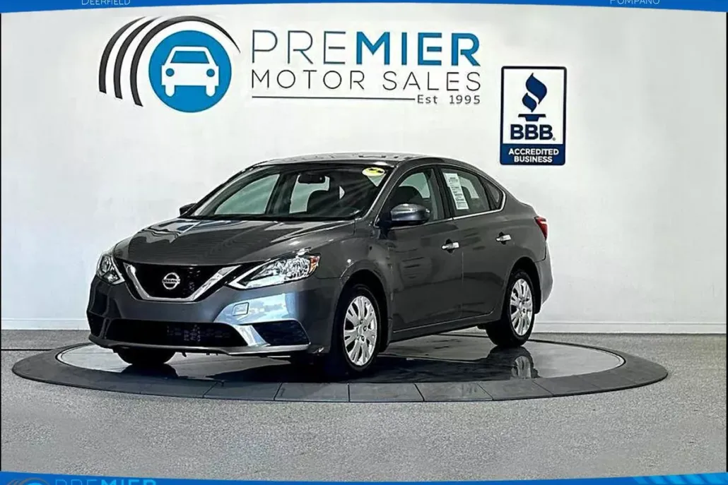 2017 Nissan Sentra S photo 1
