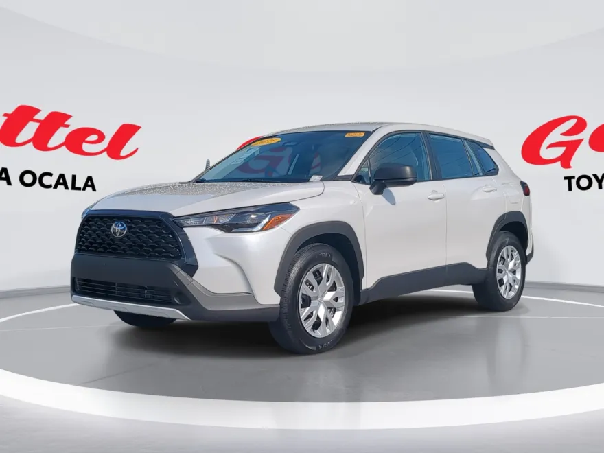 2025 Toyota Corolla Cross L photo 1