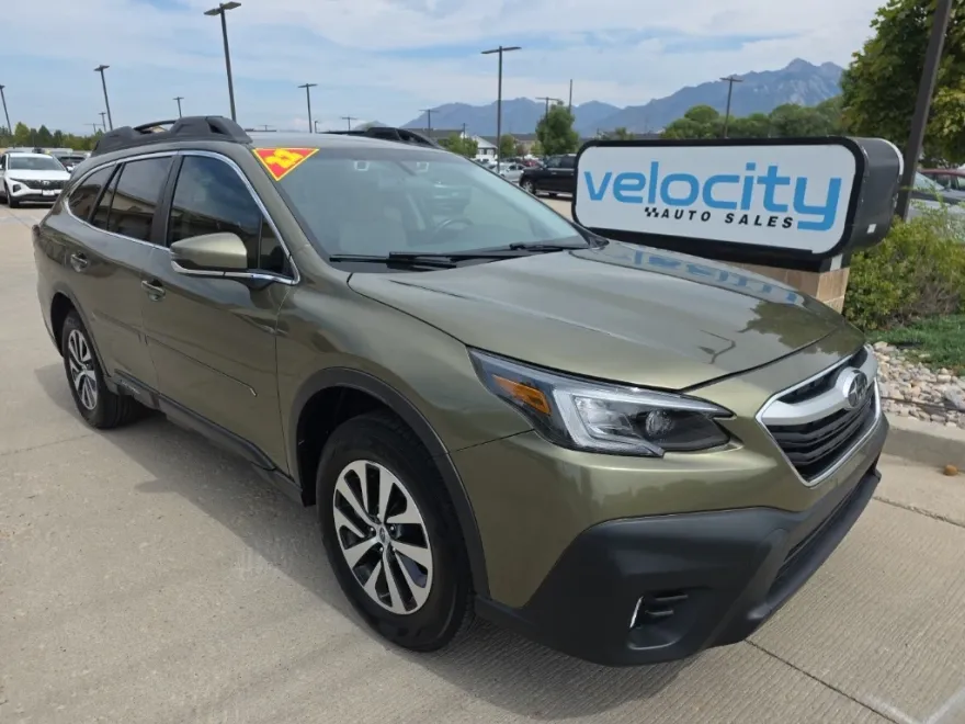 2022 Subaru Outback Premium photo 1