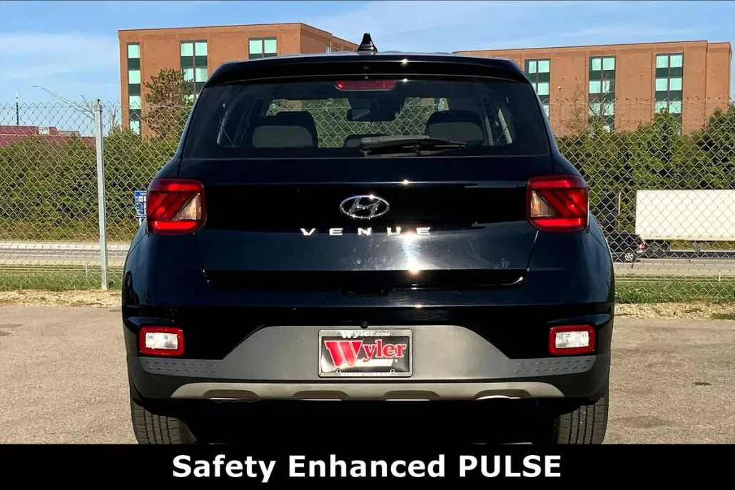 2020 Hyundai Venue SE photo 1