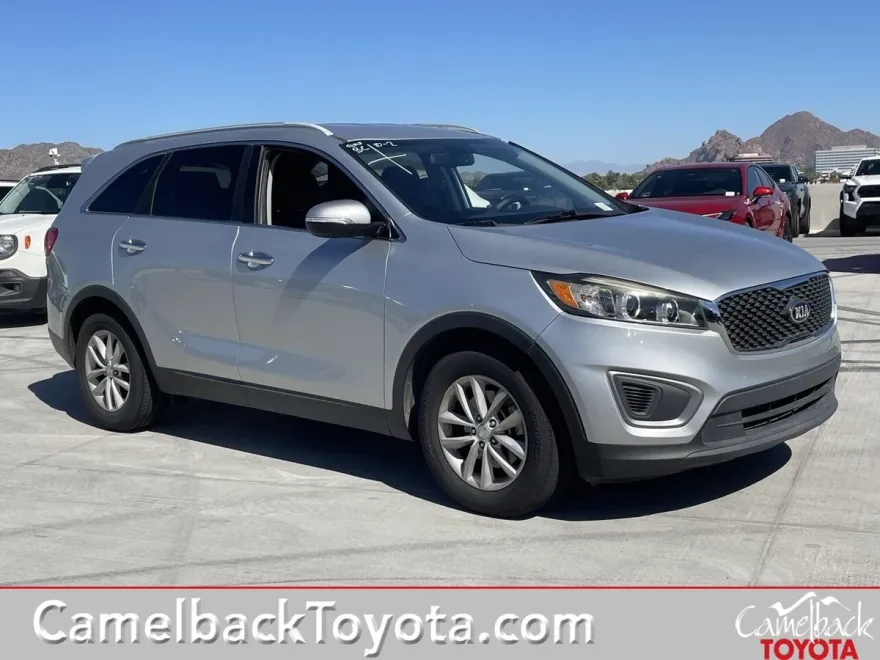 2016 Kia Sorento LX photo 1