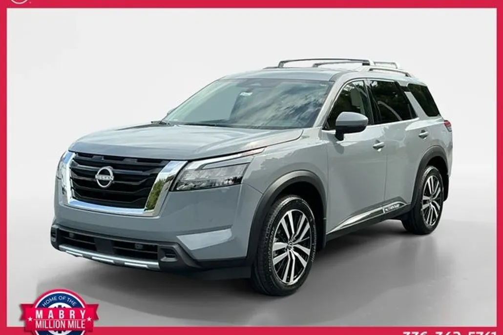 2025 Nissan Pathfinder Platinum photo 1