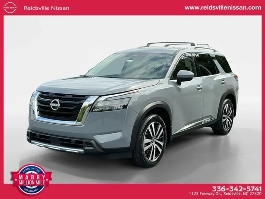2025 Nissan Pathfinder Platinum photo 1