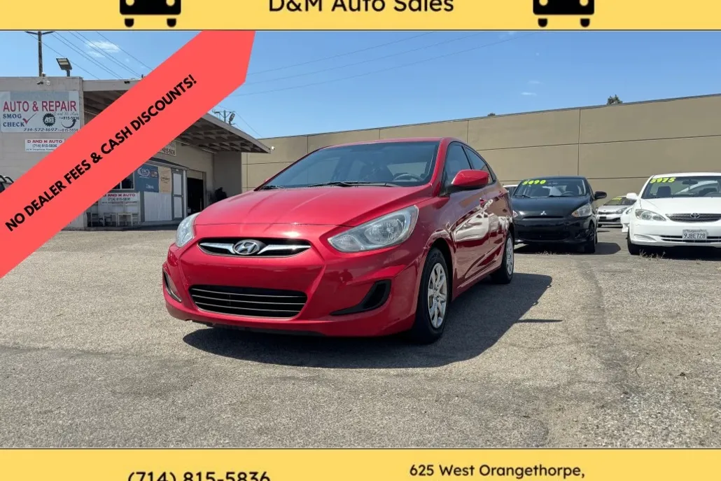 2012 Hyundai Accent GL photo 1
