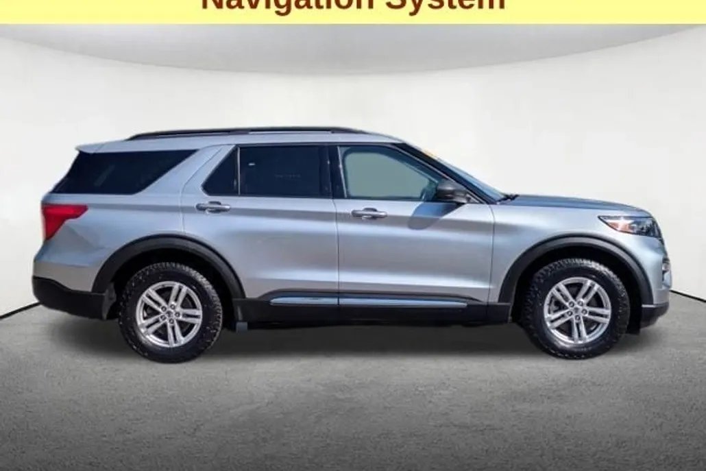 2022 Ford Explorer XLT photo 1