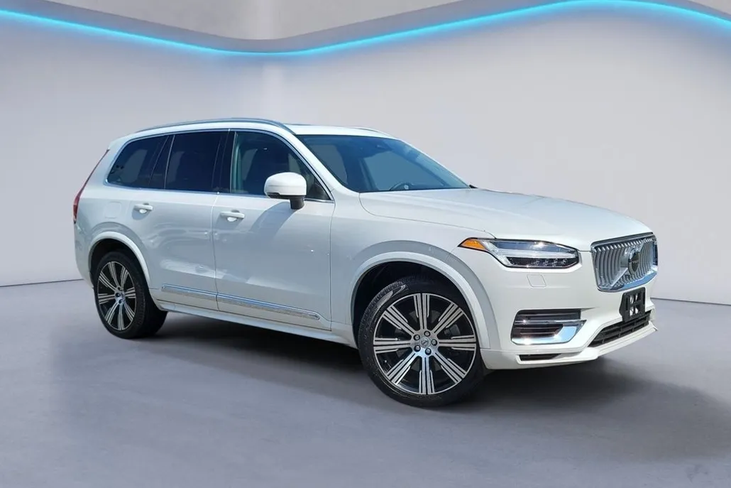 2024 Volvo XC90 T8 Core photo 1
