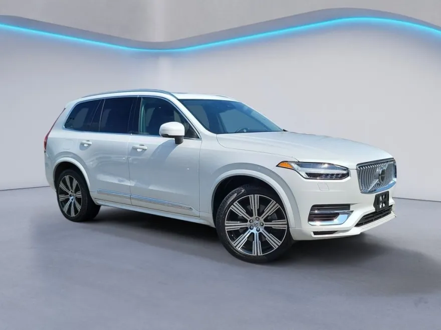 2024 Volvo XC90 T8 Core photo 1