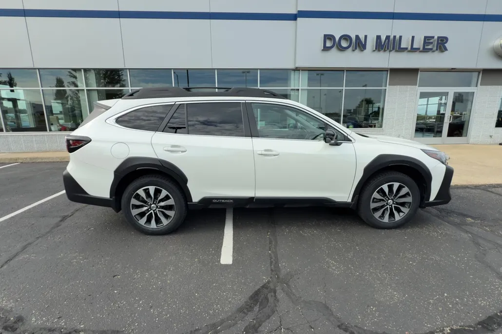 2023 Subaru Outback Limited photo 1