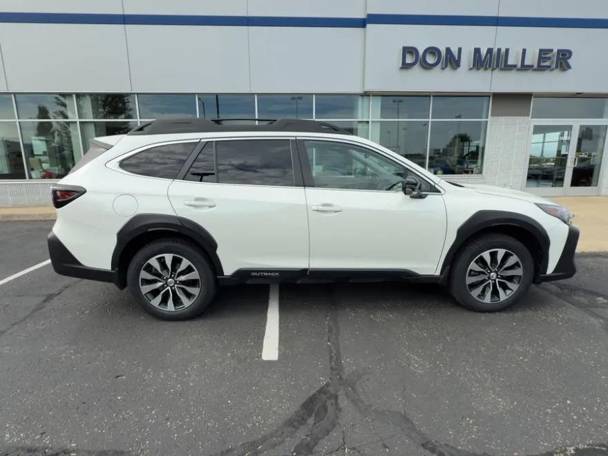 2023 Subaru Outback Limited photo 1