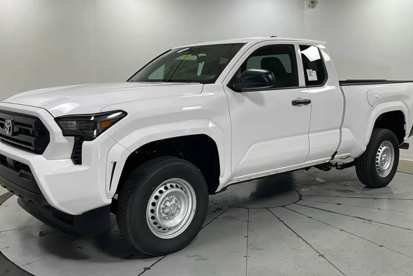 2025 Toyota Tacoma SR XtraCab photo 1
