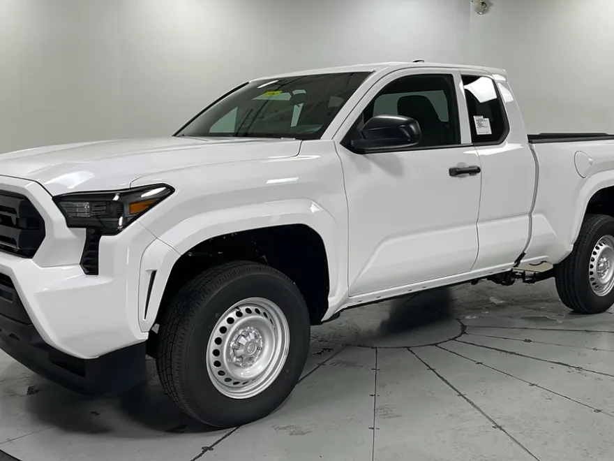 2025 Toyota Tacoma SR XtraCab photo 1